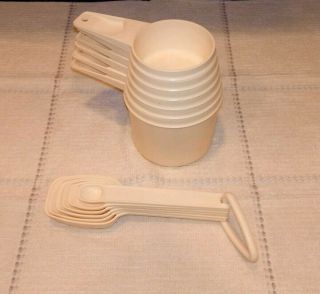 Tupperware Butternut Almond 6 Measuring Cups & 6 Spoons W/ Holding Ring
