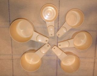 Tupperware Butternut ALMOND 6 Measuring Cups & 6 Spoons w/ holding ring 2