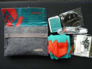 AIRLINE ON BOARD AMENITY PACK.  AMERICAN AIRLINES/AMERICA WEST 2