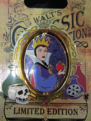 Disney Classic Snow White Evil Queen Old Hag Poison Apple Mirror Spinner Pin Le
