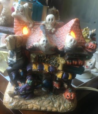 Witch’s Specialty Christmas Halloween Village House Ceramic 7.  5 " X 5 " X 4 " Lamp