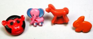 4 Vintage Plastic Buttons Various Realistic Animals Designs - 1/2 To 5/8 "