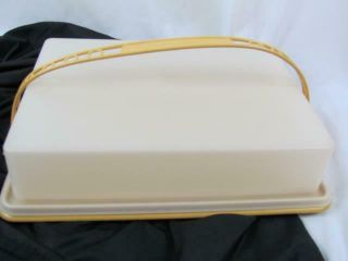 Vintage Tupperware Harvest Gold Cake Carrier W/ Lid And Handle 13 " X 10 " X 4 "
