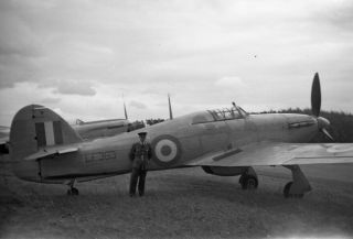 Royal Air Force,  Hurricane,  Lf363,  At Linton - On - Ouse,  Large Size Negative