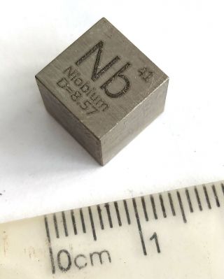 Pure Niobium Cube,  10 Mm Long,  Can Be For Teaching,  99.  95