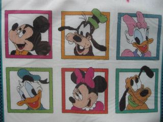 Color Blocks Mickey&the Gang - Counted Cross Stitch Kit - Mickey Unlimited 36014