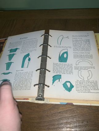 1970 Better Homes and Gardens SEWING BOOK 5 Ring Hardback Binder 2nd Edition 5