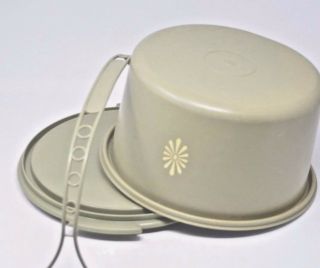 Tupperware 1970 ' s Avocado Green Starburst Cake Carrier With Handle 3