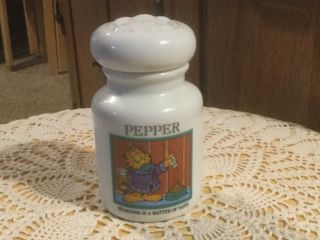 Pre Owned Danbury Garfield Spice Jar.  3.  5”h X 2”d.  Gasket In Lid.  Pepper.