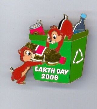 Disney Shopping Earth Day Chip & Dale Cans Bottle Recycling Le 250 Pin & Card