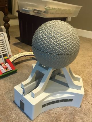 Walt Disney World Monorail Playset Spaceship Earth Accessory Set