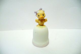 Thimble Bisque Morehead 1986 Adorable Duckling W/a Purple Bow Topper