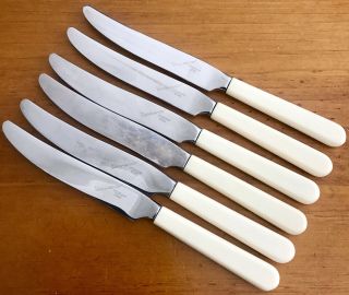 Set Of 6 Vintage Faux Bone Handle Grosvenor Butter Knives.