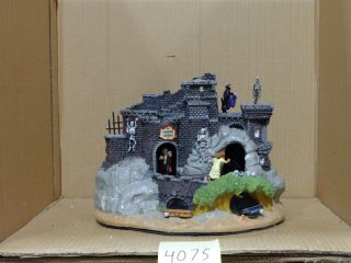 Lemax Spooky Town Vampire Caverns 94961 As - Is 4075