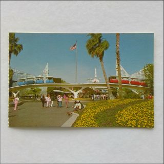 Disneyland Tomorrowland Entrance Postcard (p390)