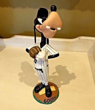 Chicago White Sox Disney Goofy Baseball Bobble Head