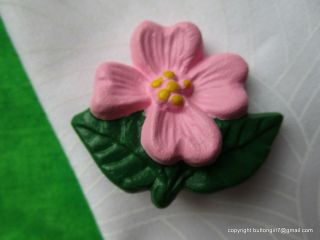 2557 – I – Pink Ceramic Flower Iowa State Button Bm Blc 2002,  Barb Calvin Artist