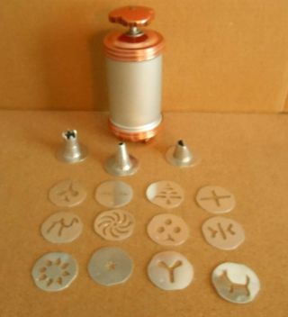 Vintage Mirro Cookie Cooky Press With 12 Plates & 3 Pastry Tips
