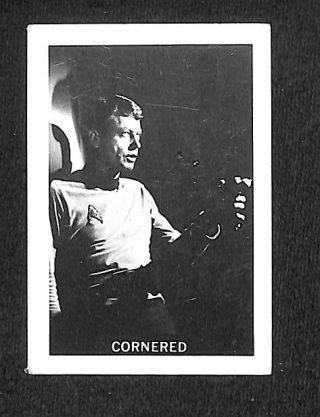 1967 Leaf Star Trek Card 55 Deforest Kelley Dr Bones Mccoy " Cornered " Desilu