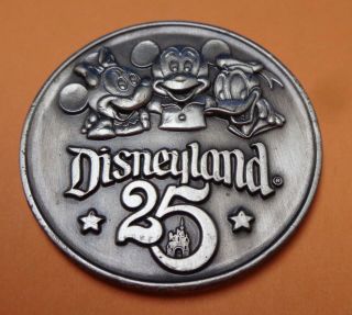 Very Rare From 1982 Disneyland 25th Anniversary Souvenir Medallion Coin