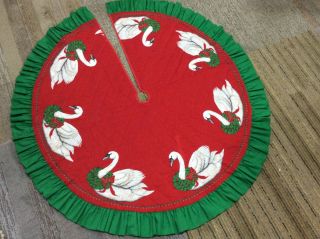 Vintage Quilted Christmas Tree Skirt 40” With Christmas Goose Green Ruffle