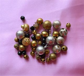 40,  Collectable Vintage Metal Buttons - Ball Shaped Some Very Small Dolls (9)