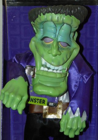 2004 Freaky Geeks Animated Frankenstein Monster Sings " Thriller " Dances Box