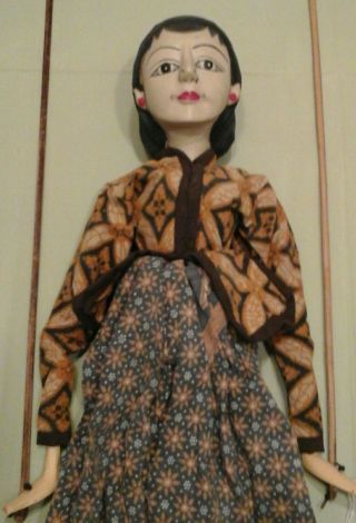 Vintage INDONESIAN PUPPET Golek Wayang Wooden Female PUPPET 24 