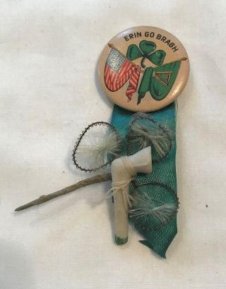 Vintage Pinback Button Badge Irish Erin Go Braugh W Fabric Clover & Clay Pipe