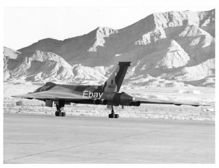 Vulcan B.  2 Xm652 44 Squadron Red Flag 80 Photo Rare