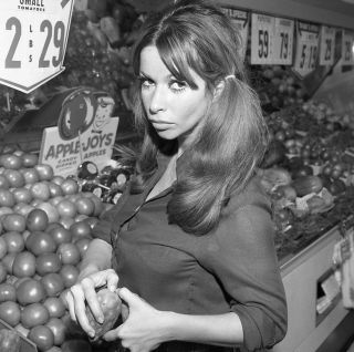 1960s Enke Negative,  Sexy Pin - Up Girl Sue Walter Shopping,  Cheesecake,  T242597