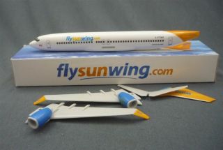 Flysunwing.  Com Boeing 737 - 800 1:200 Scale Plastic Snap Together Model Jet