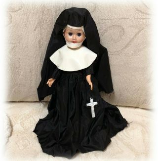 Vintage 11 " Plastic Nun Doll In Habit With Crucifix Sleep Eyes Knit Shawl Cute