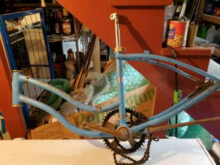 Vintage Schwinn Stingray Fair Lady 20in Bicycle Frame and crank 4