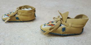 HAND CRAFTED BEADED TAN BUCKSKIN NATIVE AMERICAN INDIAN BABY MOCCASINS 3