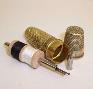 Vintage Sewing Etui Thimble/cotton Reel/needle Or Pin Case Travelling Miniature