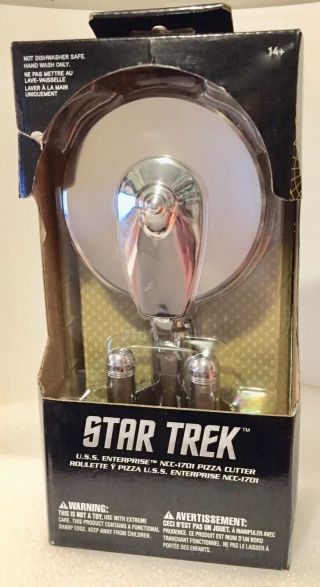 Star Trek - Uss Enterprise Ncc - 1701 - Pizza Cutter 4 " Wheel - Thinkgeek -