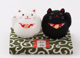 Kyoto Maneki Neko Japanese Lucky Cat Crepe Chirimen Craft Black & White Cat