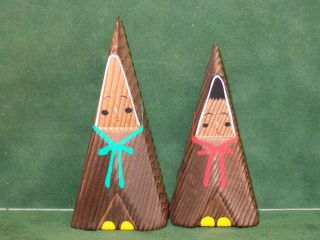 Japanese Vintage Folk Craft Art 2 Cedar Wood Triangle Dolls Hand Painted W/box