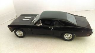 1:18 Ertl 1969/70 Chevrolet Nova Ss 396 Black Diecast (american Muscle)