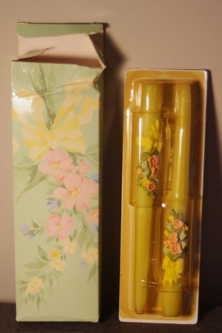 Vtg Avon Flower Fancy Floral Medley Fragranced Taper Candle 10 Inch Box