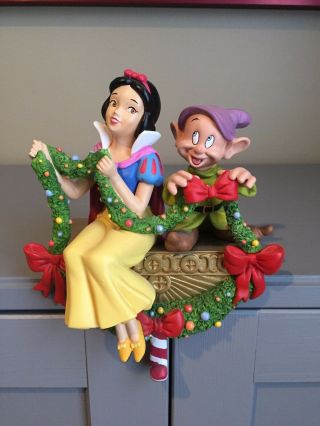 Disney Snow White & Dopey With Garland Stocking Holder