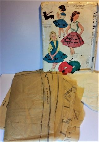 Vintage 1954 McCalls Cute Girl ' s Weenie Dog Skirt Pattern 1901,  Uncut sz.  8 5