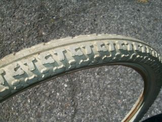 Old School Bmx Gt Pro Performer Orphan White Tire 20 X 1.  75 Freestyle 1985