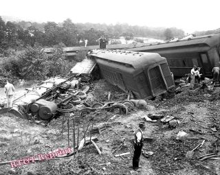 Photograph Of The Crescent Limited Anacostia Bridge Accident Year 1933 8x10