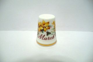 Thimble Bone China Royal Albert Flowers Of The Month " March " W/narcissus