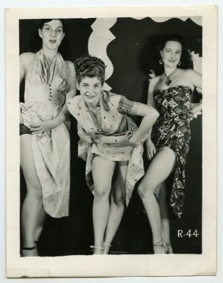 1940s Photo,  A Trio Of Gorgeous Models,  Sexy Pinup Girls,  Legs,  4x5,  X10859