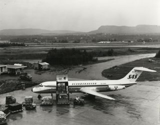 Large Vintage Photo - Sas Scandinavian Airlines Dc - 9 Se - Dbn