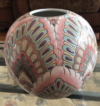 Chinese Porcelain Bowl Vase H F P Macau Toyo Pink Blue with Gold Leaf 6 1/4”Tall 2