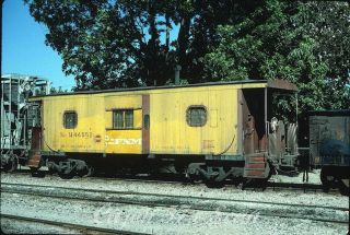 Slide - Ndem - Fnm Bay - Window Caboose 44552 (ex - Fcp) At Tepic,  Nay.